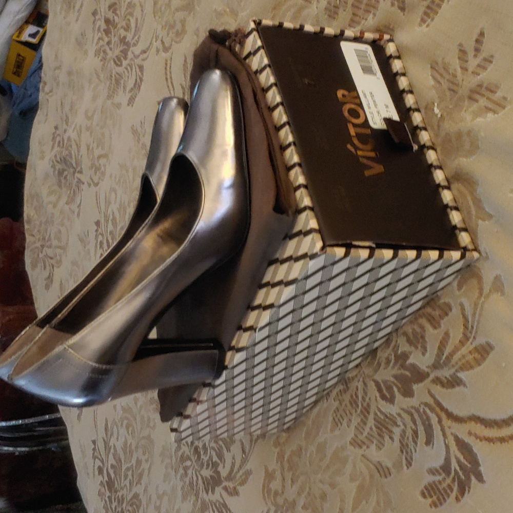 Victor William pewter heels